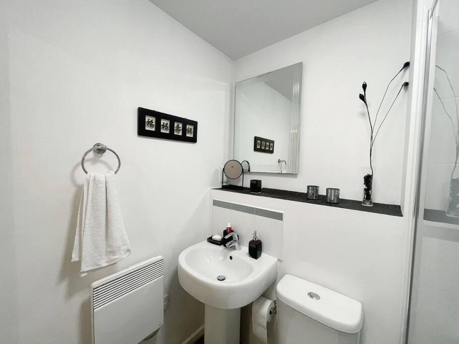 Cityfront Modern Apt Near City Centre/Etihad, Free Parking 맨체스터 외부 사진